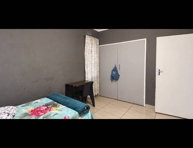4 BEDROOM FREESTANDING FOR SALE IN VANDERBIJLPARK CE 2
